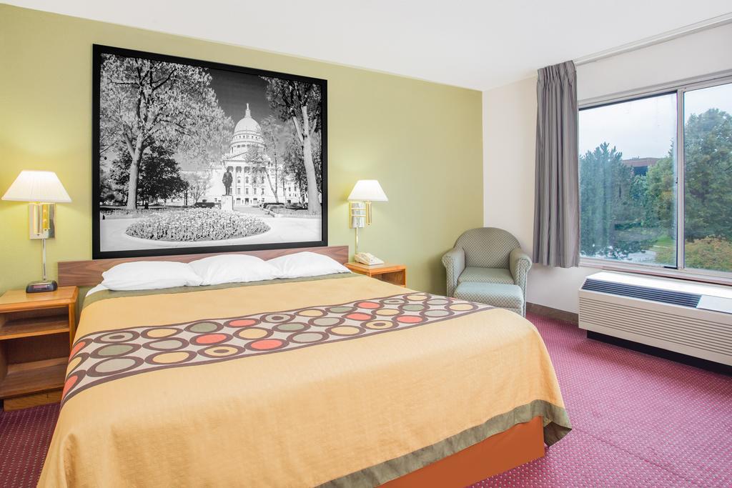 Готель Super 8 By Wyndham Madison East Екстер'єр фото